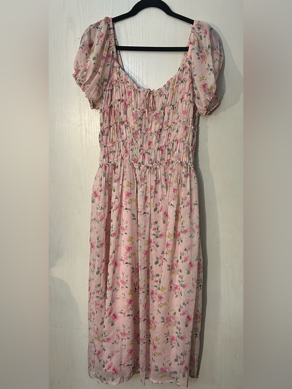 LUSH NWT Pink Floral Smocked Puff Sleeve Midi Dress Size M